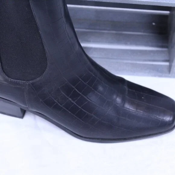 Lulu's Black Textured Ankle Booties - Picture 3 of 9